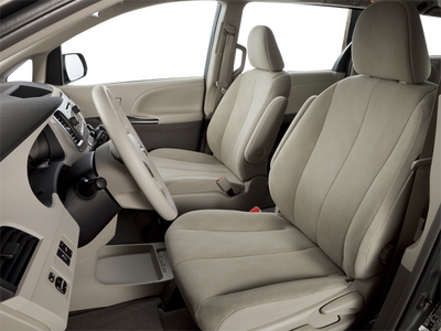 2013 Toyota Sienna LE 8 Passenger