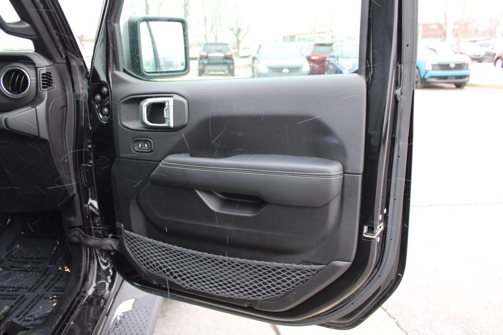 2022 Jeep Gladiator Overland