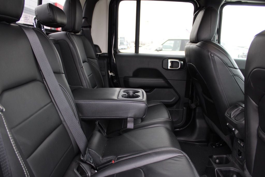 2022 Jeep Gladiator Overland