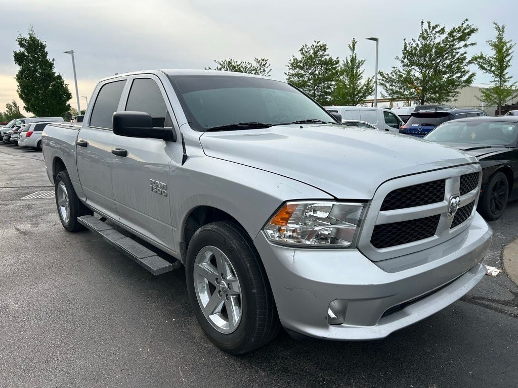 2018 RAM 1500 Express 4x4 Crew Cab 5'7's photo