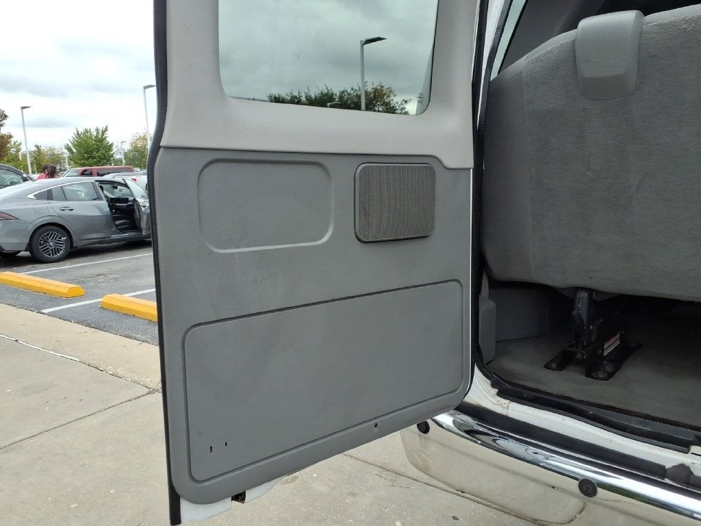 2009 Ford E-350SD XLT