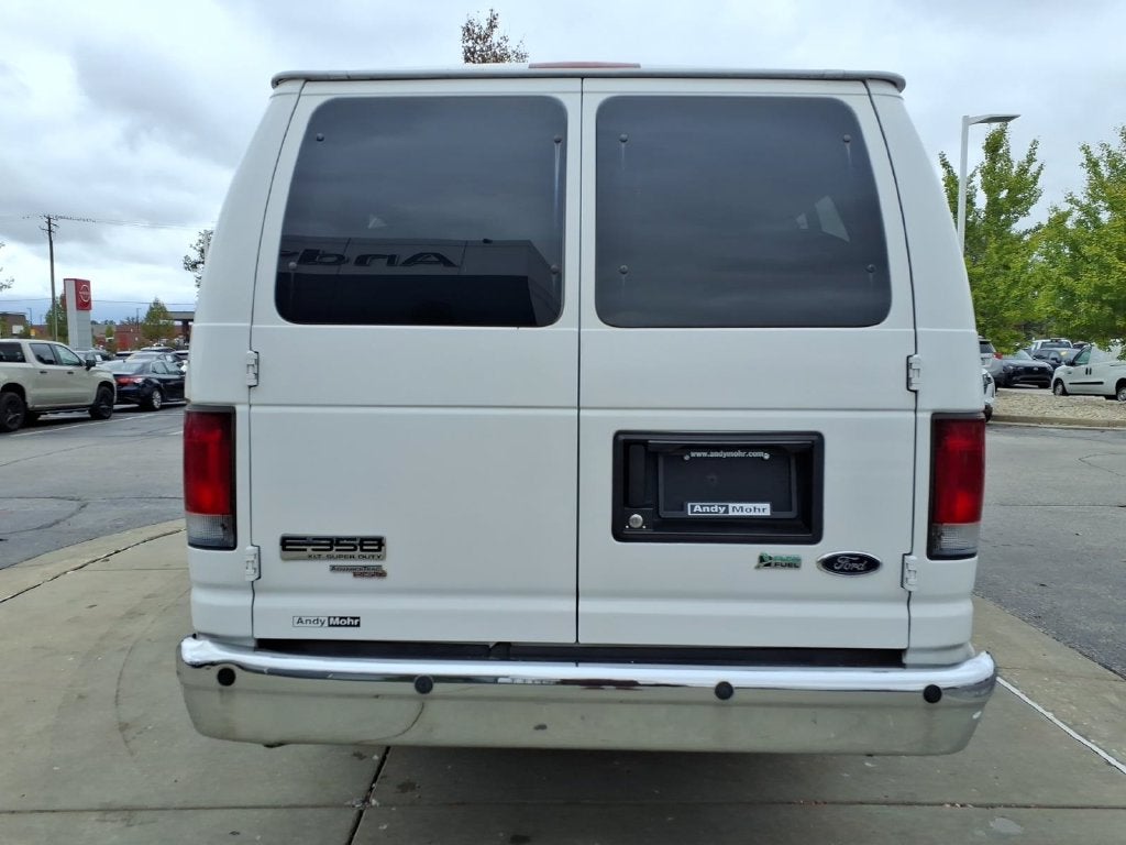 2009 Ford E-350SD XLT