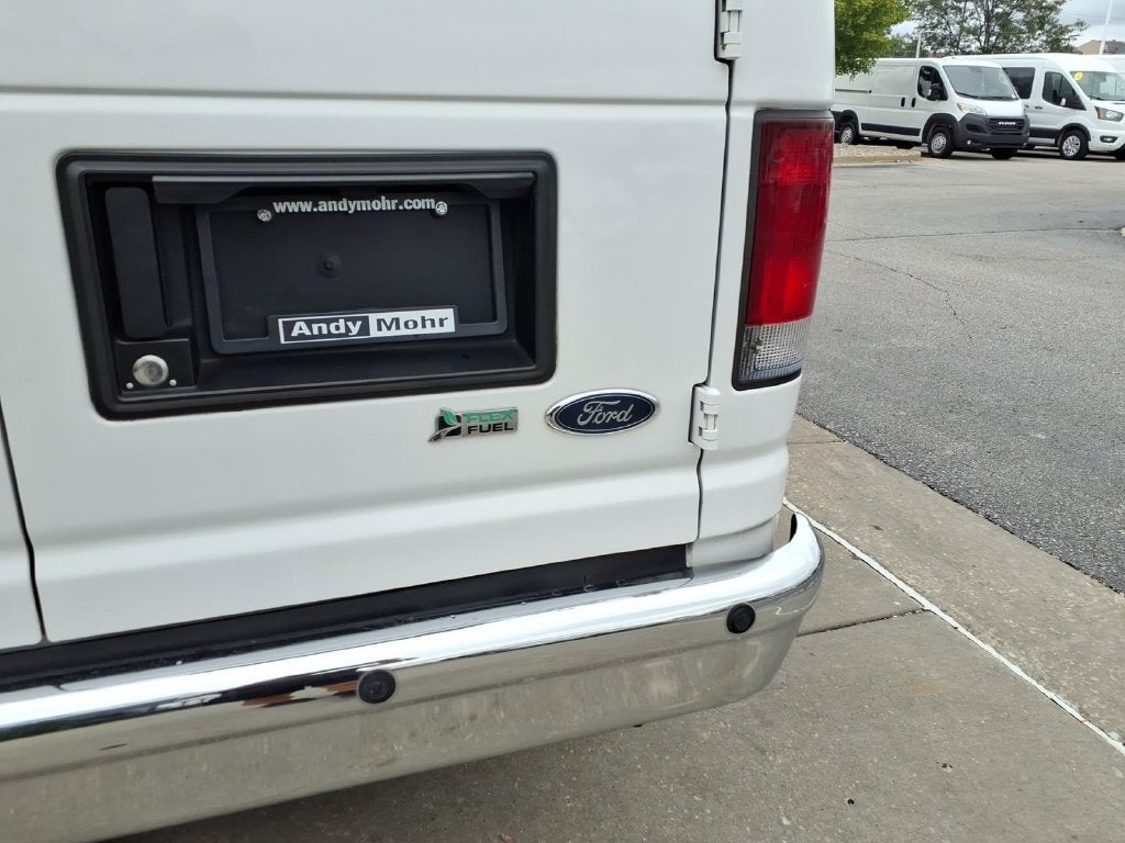 2009 Ford E-350SD XLT