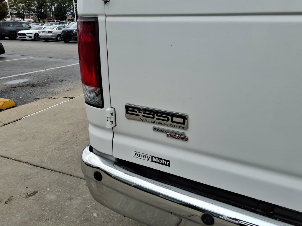 2009 Ford E-350SD XLT