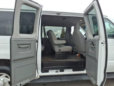2009 Ford E-350SD XLT