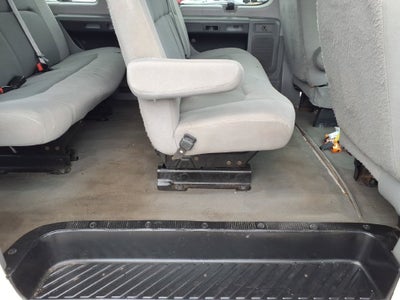 2009 Ford E-350SD XLT