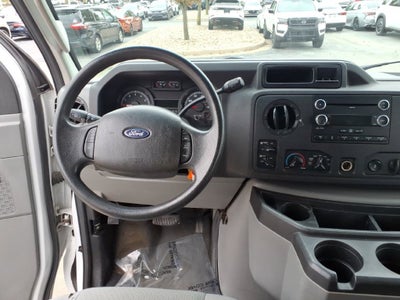 2009 Ford E-350SD XLT