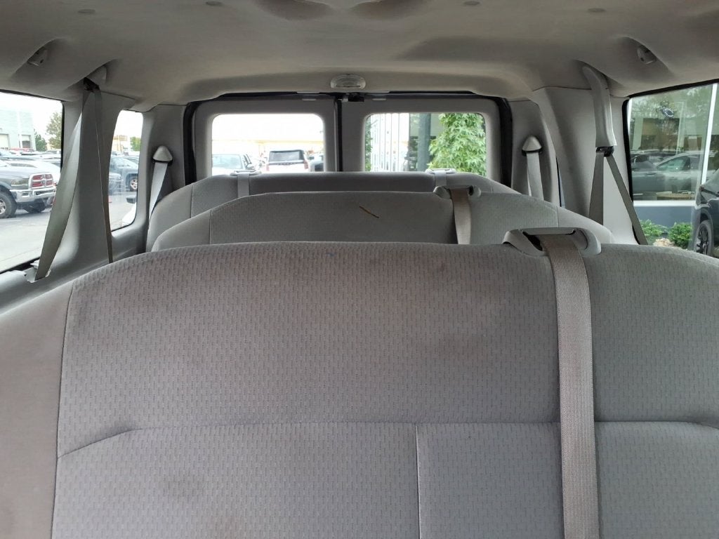 2009 Ford E-350SD XLT