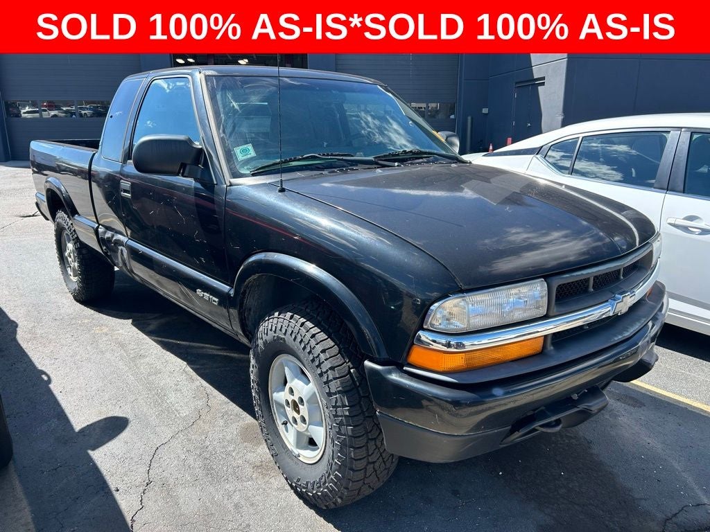 2000 Chevrolet S-10 LS