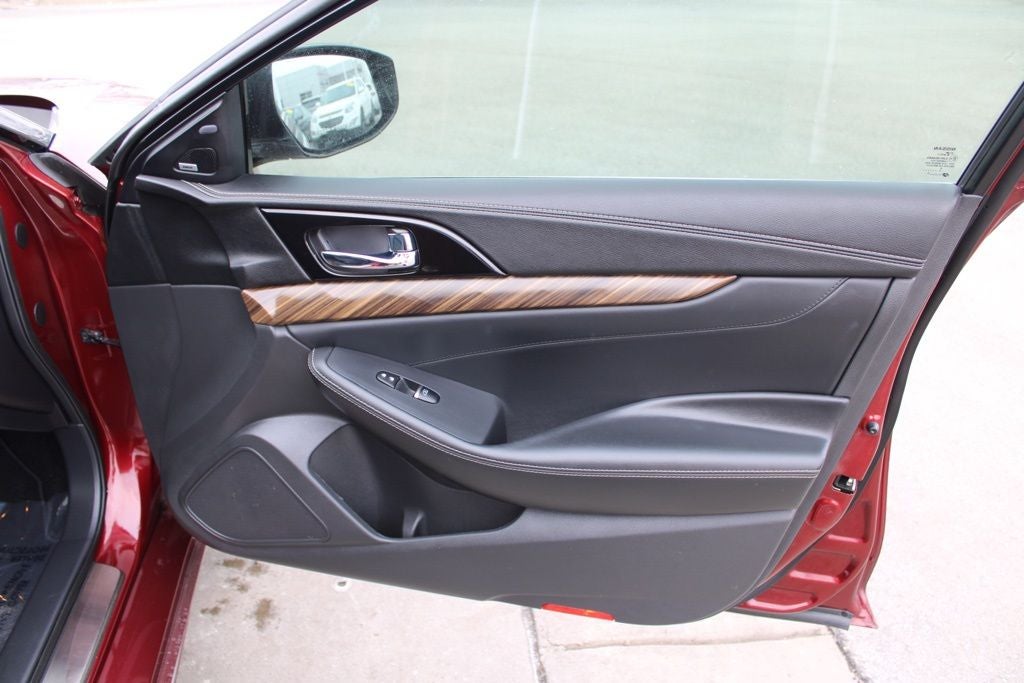 2017 Nissan Maxima Platinum