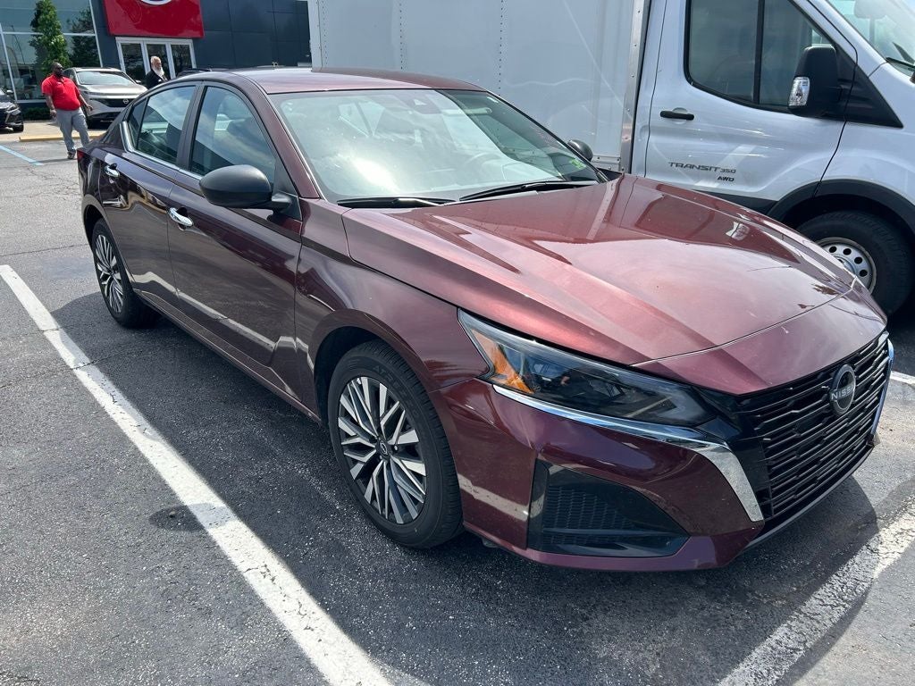 2025 Nissan Altima's photo