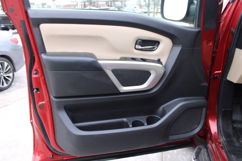 2017 Nissan Titan SV