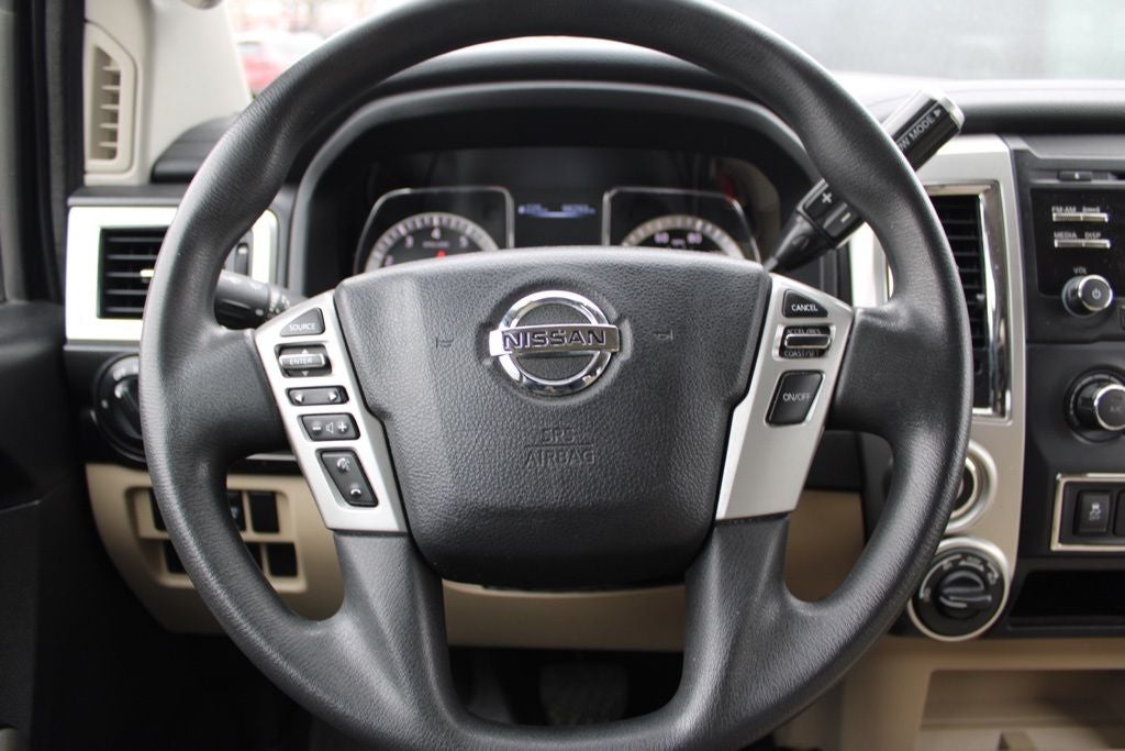 2017 Nissan Titan SV