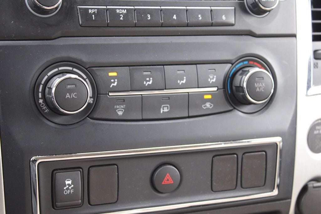 2017 Nissan Titan SV