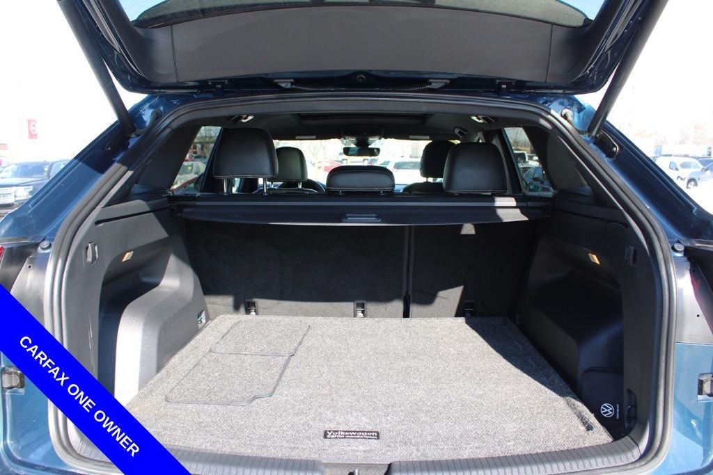 2022 Volkswagen Atlas Cross Sport 3.6L V6 SEL Premium R-Line