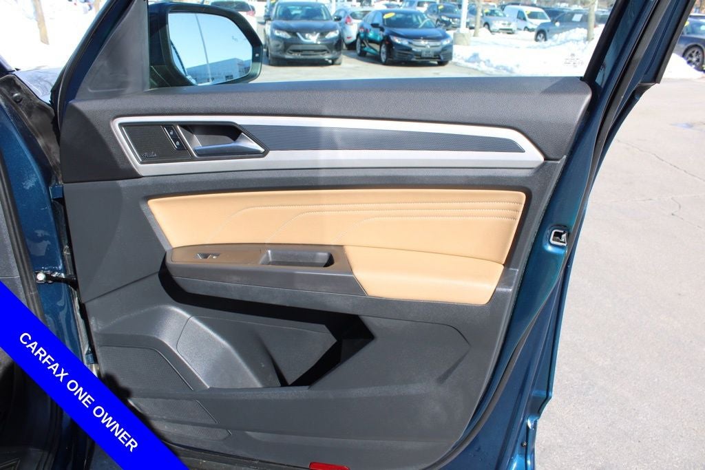 2022 Volkswagen Atlas Cross Sport 3.6L V6 SEL Premium R-Line