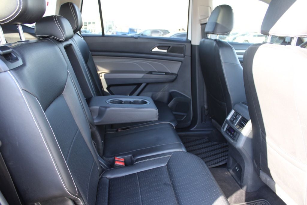 2022 Volkswagen Atlas 3.6L V6 SE w/Technology