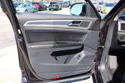 2021 Volkswagen Atlas 3.6L V6 SE w/Technology R-Line