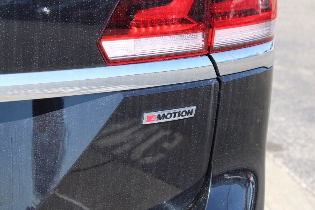 2021 Volkswagen Atlas 3.6L V6 SE w/Technology R-Line