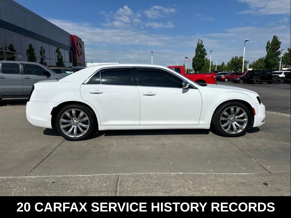 2018 Chrysler 300 Touring
