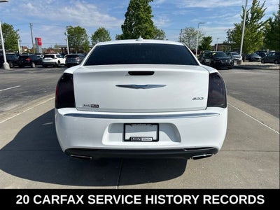 2018 Chrysler 300 Touring