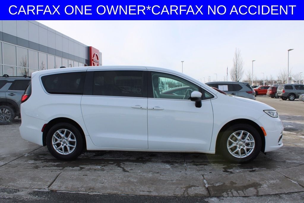 2023 Chrysler Pacifica Touring L