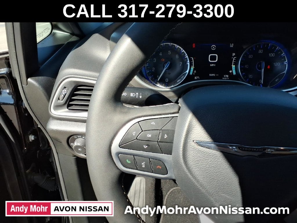 2025 Chrysler Pacifica Select