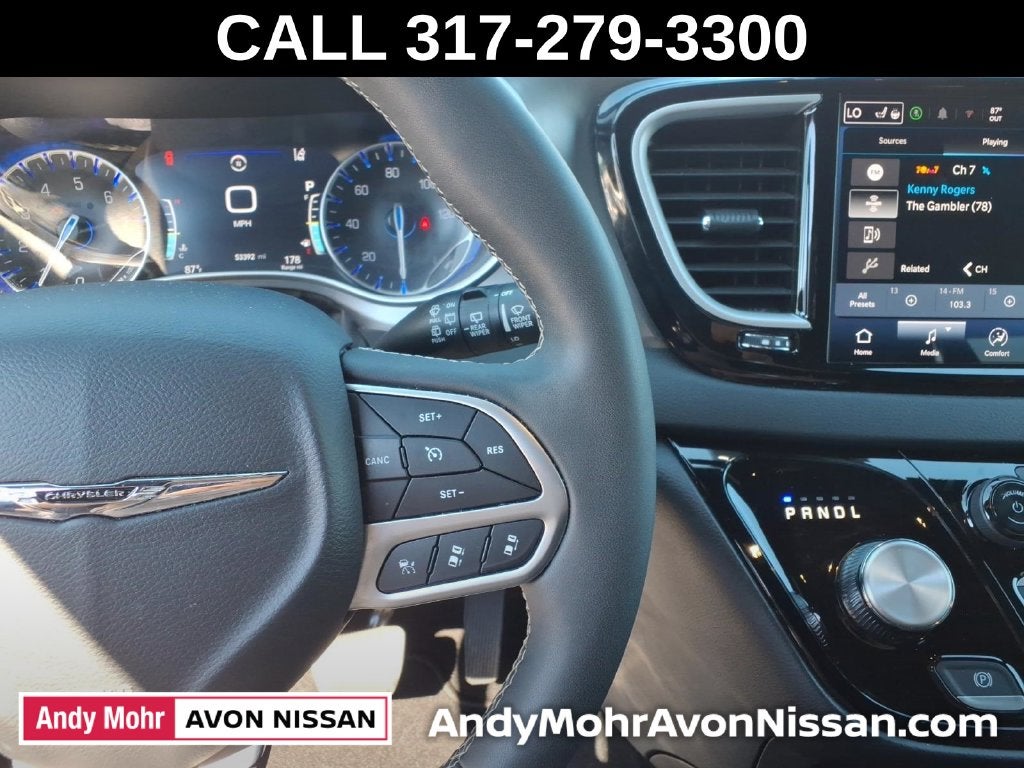 2025 Chrysler Pacifica Select