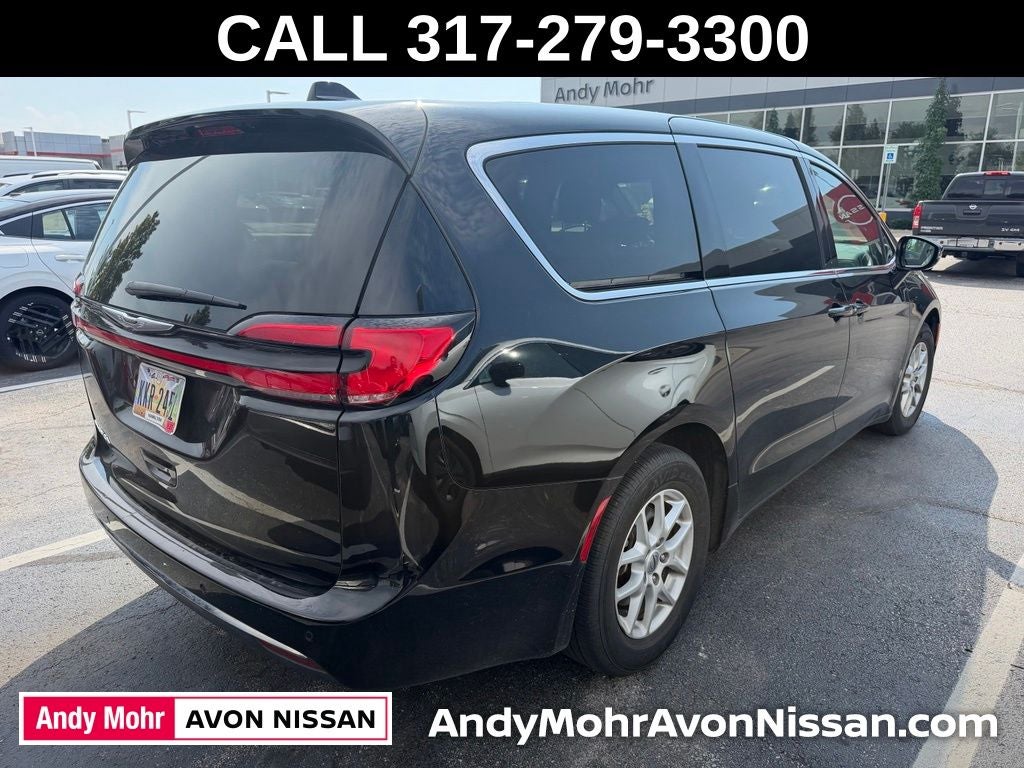 2025 Chrysler Pacifica Select