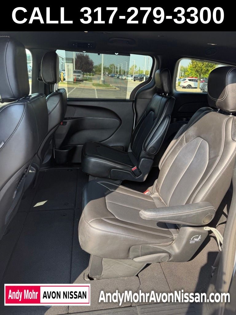 2025 Chrysler Pacifica Select
