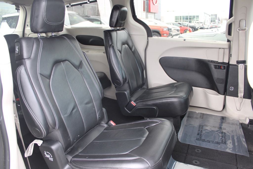 2022 Chrysler Pacifica Touring L