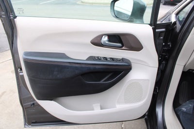 2017 Chrysler Pacifica Touring L