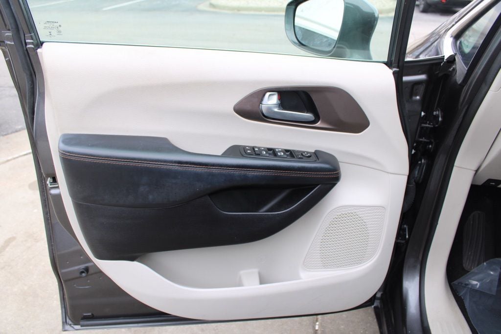 2017 Chrysler Pacifica Touring L