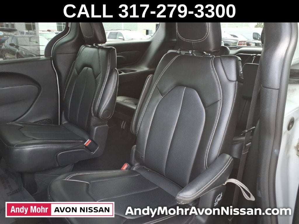 2025 Chrysler Pacifica Select