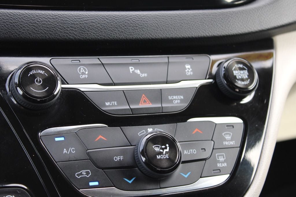 2019 Chrysler Pacifica Touring L