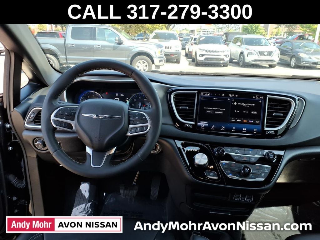 2025 Chrysler Pacifica Select