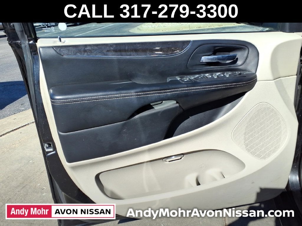 2016 Chrysler Town & Country Touring-L