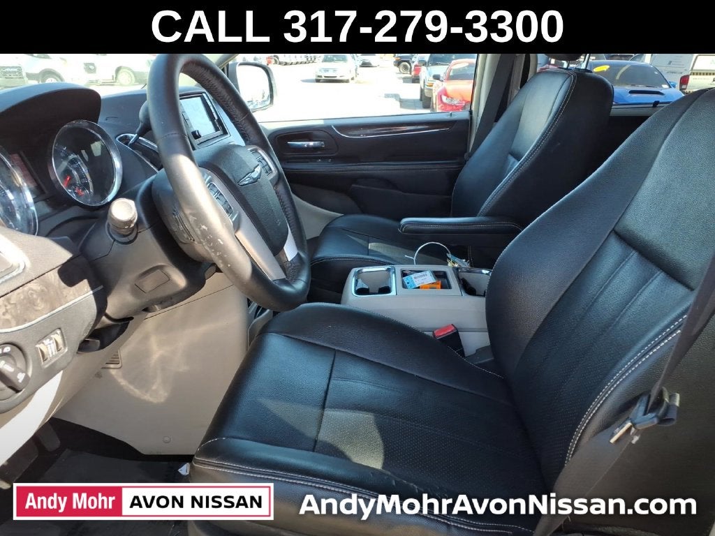 2016 Chrysler Town & Country Touring-L