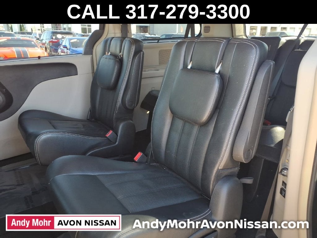 2016 Chrysler Town & Country Touring-L