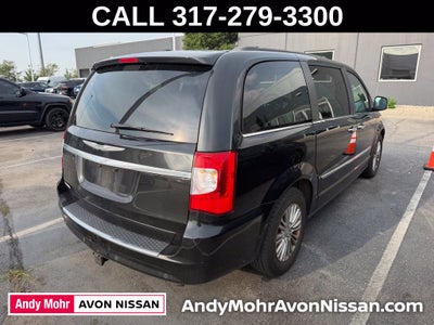 2016 Chrysler Town & Country Touring-L