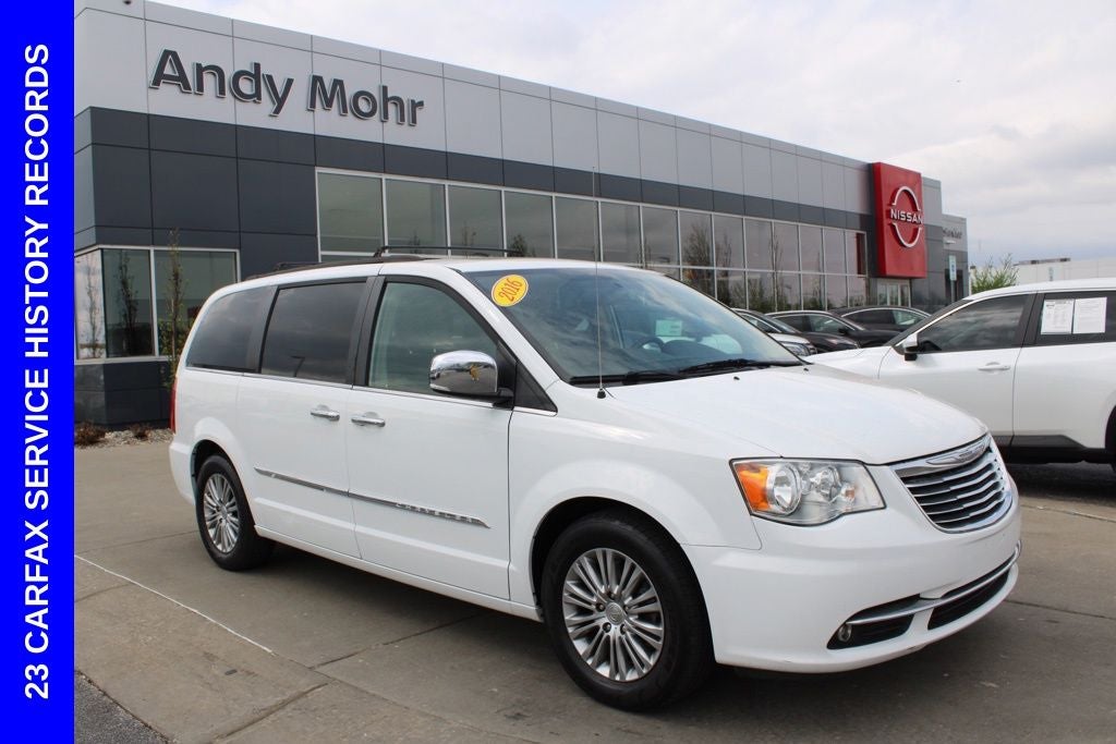 2016 Chrysler Town & Country