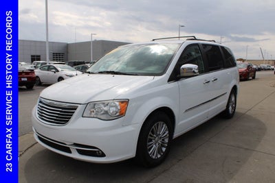 2016 Chrysler Town & Country Touring-L