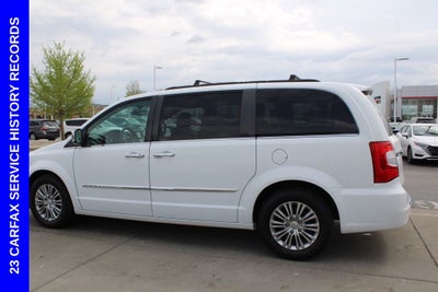 2016 Chrysler Town & Country Touring-L