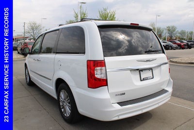 2016 Chrysler Town & Country Touring-L