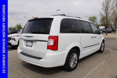 2016 Chrysler Town & Country Touring-L