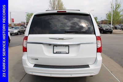 2016 Chrysler Town & Country Touring-L