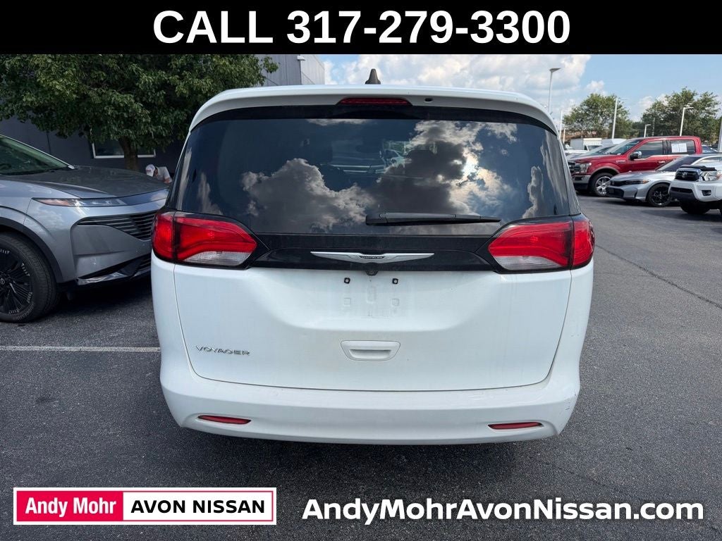2023 Chrysler Voyager LX