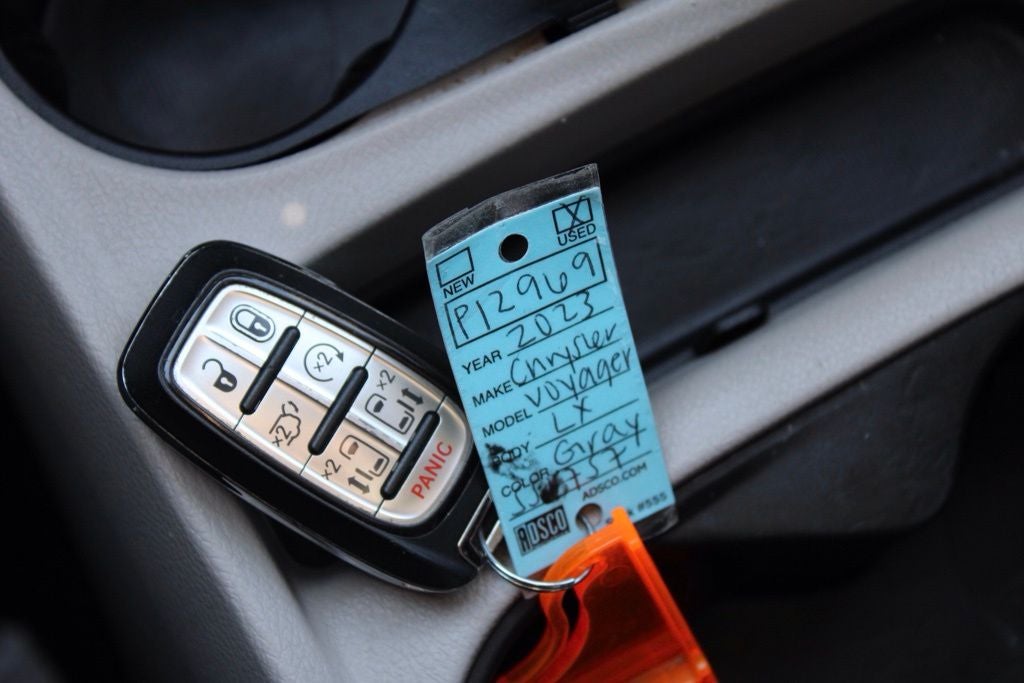 2023 Chrysler Voyager LX