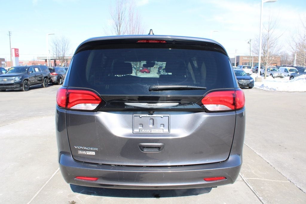 2023 Chrysler Voyager LX