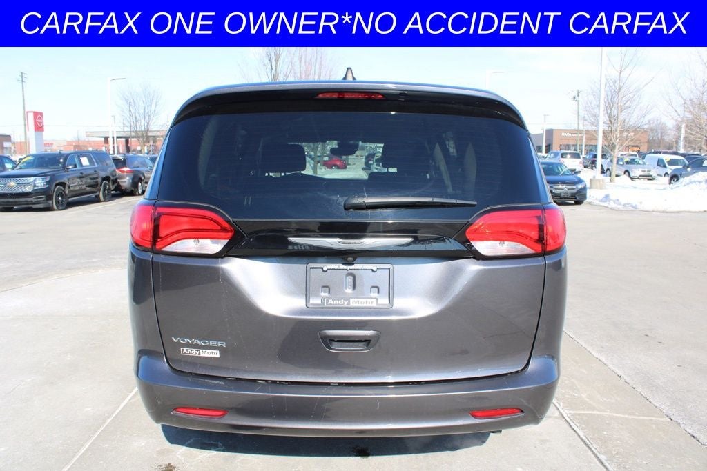 2023 Chrysler Voyager LX